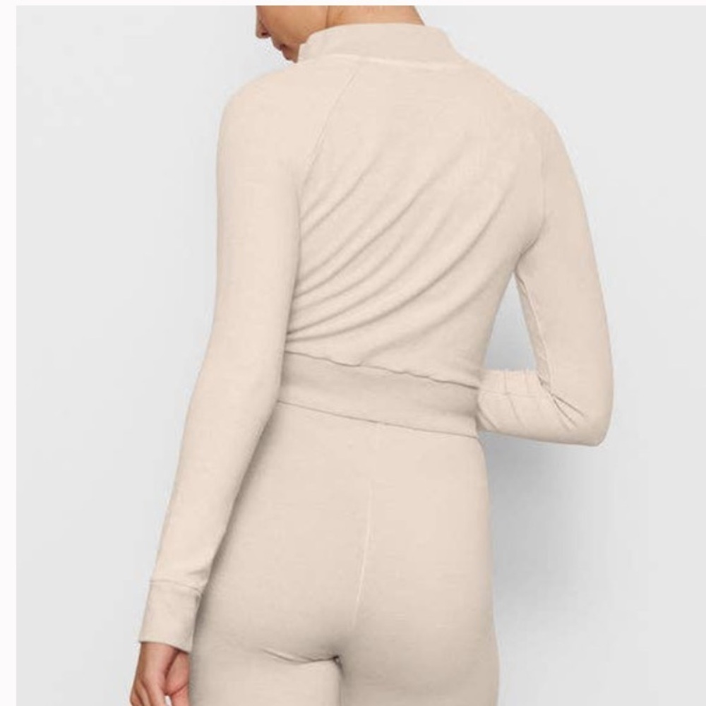 SKIMS Cream Cropped Zip Jacket - Picture 4 of 12